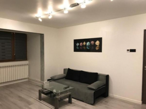 White & Silver Luxury Apartament 3 Camere